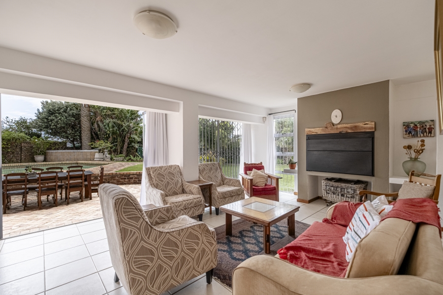 4 Bedroom Property for Sale in Summerstrand Eastern Cape